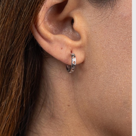 925 sterling  Silver Roman Numeral Hoop Earrings - Picture 2 of 4